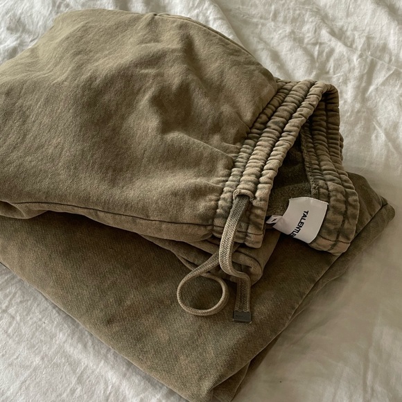 Talentless Set - Picture 6 of 8